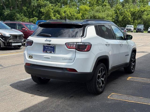 Used 2025 Jeep Compass Limited AWD/4WD image 3