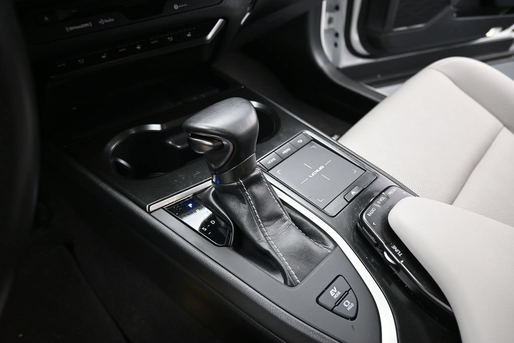 Used 2020 Lexus UX 250h w/ Premium Package AWD/4WD image 14