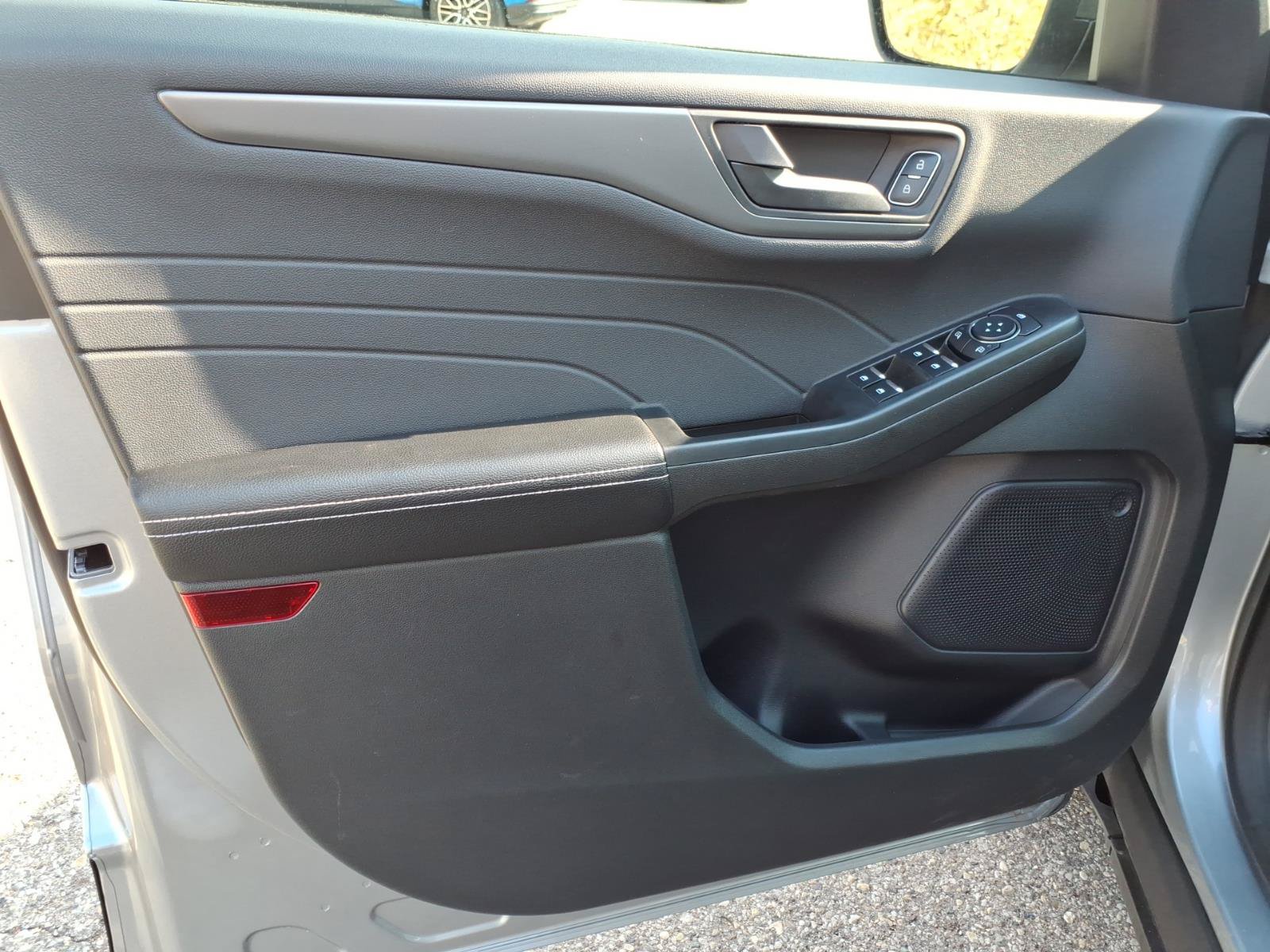 Certified 2024 Ford Escape Active AWD/4WD image 15