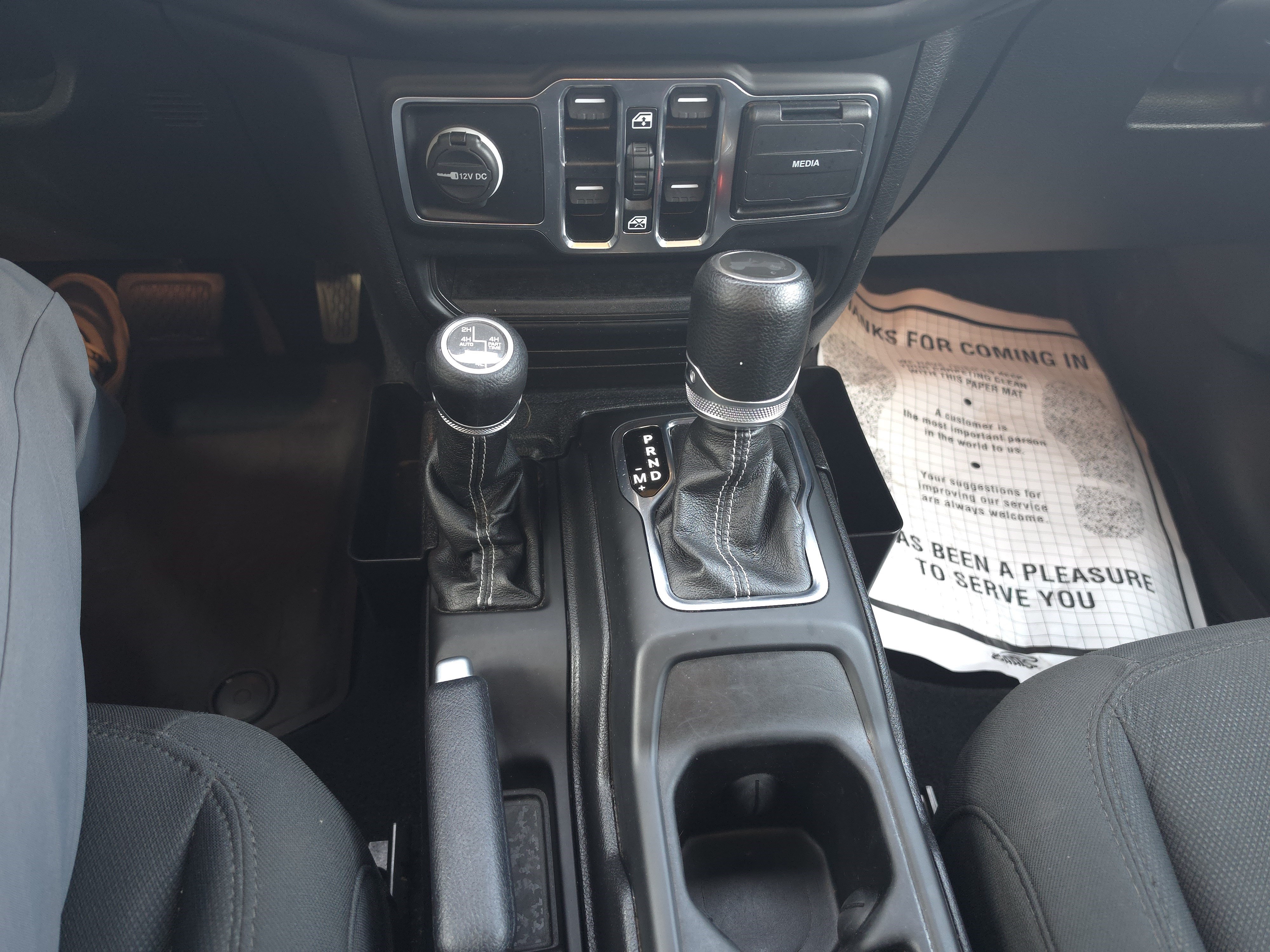Used 2020 Jeep Wrangler Unlimited Sahara AWD/4WD image 14