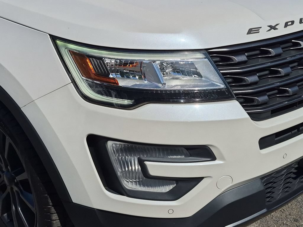 Certified 2017 Ford Explorer XLT w/ Equipment Group 202A AWD/4WD image 16