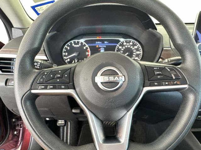 Used 2025 Nissan Altima 2.5 SV FWD image 26
