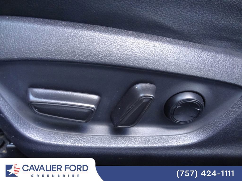 Used 2019 Toyota Camry SE FWD image 7