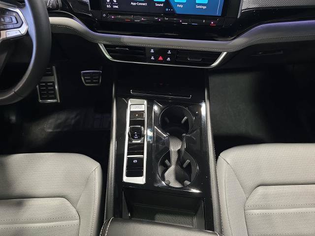 Used 2024 Volkswagen Atlas Cross Sport SEL R-Line AWD/4WD image 15