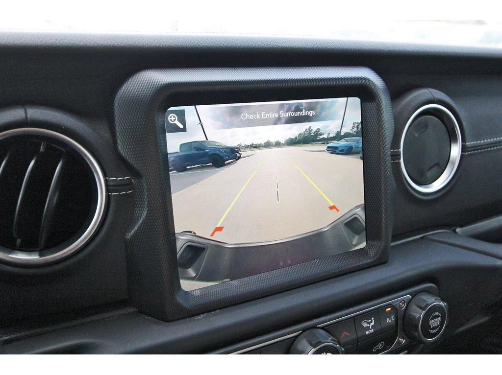 Used 2022 Jeep Gladiator Overland w/ Popular Equipment Package AWD/4WD image 24