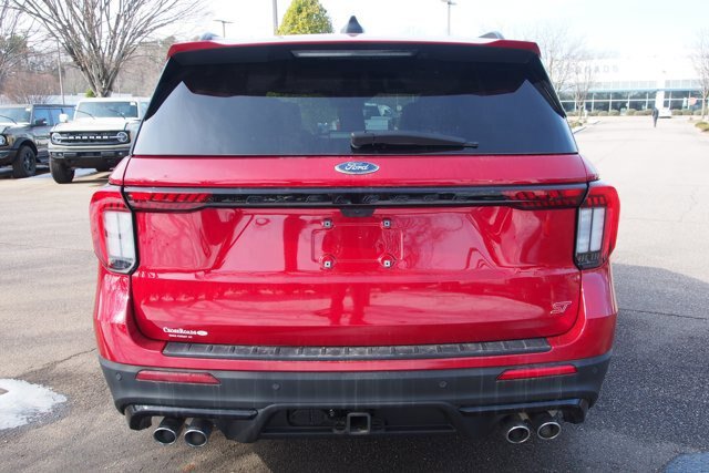 Certified 2025 Ford Explorer ST AWD/4WD image 6