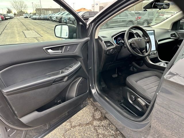 Certified 2021 Ford Edge SE image 10