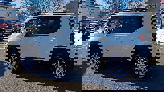 Used 2020 Jeep Renegade Latitude image 3