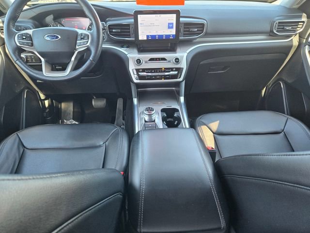 Certified 2021 Ford Explorer XLT w/ Equipment Group 202A image 11