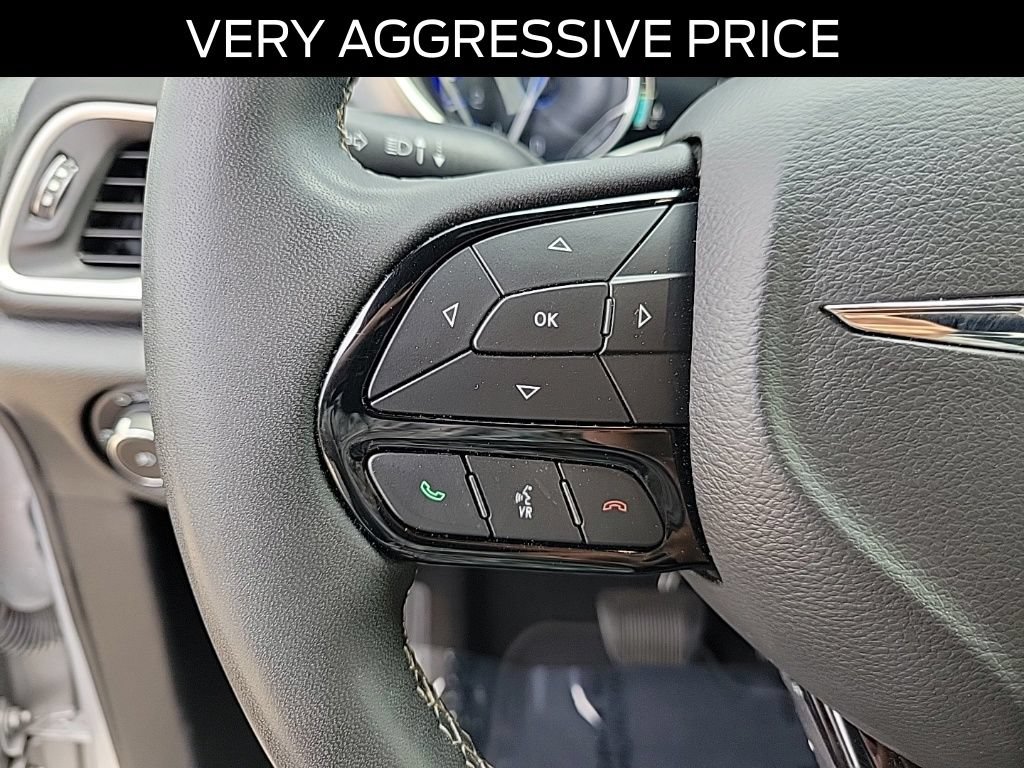 Used 2022 Chrysler Pacifica Touring-L w/ S Appearance Package FWD image 23