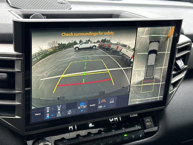 Used 2025 Toyota Tundra Limited AWD/4WD image 16