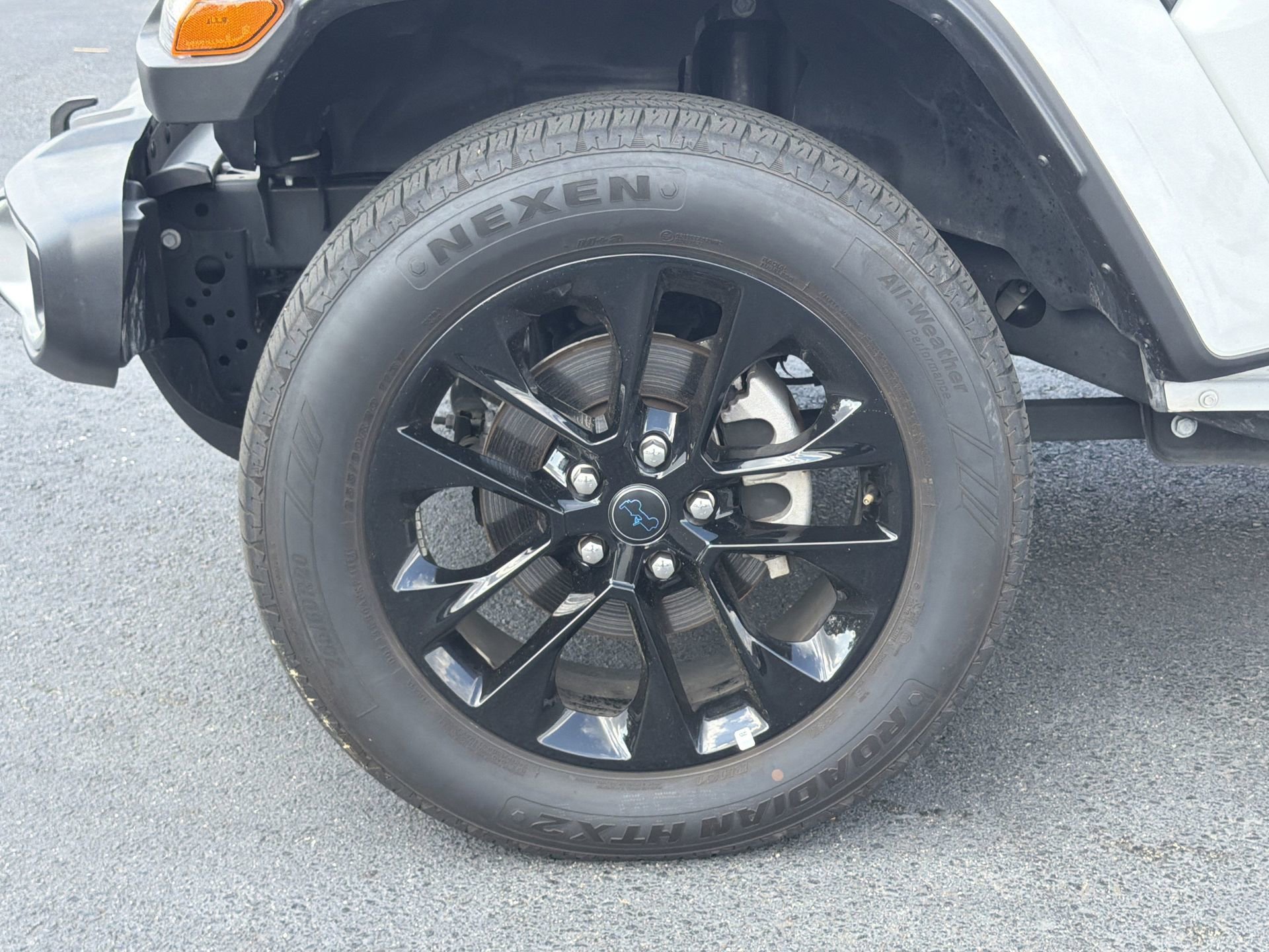 Used 2025 Jeep Wrangler Unlimited Sahara w/ Safety Group image 12