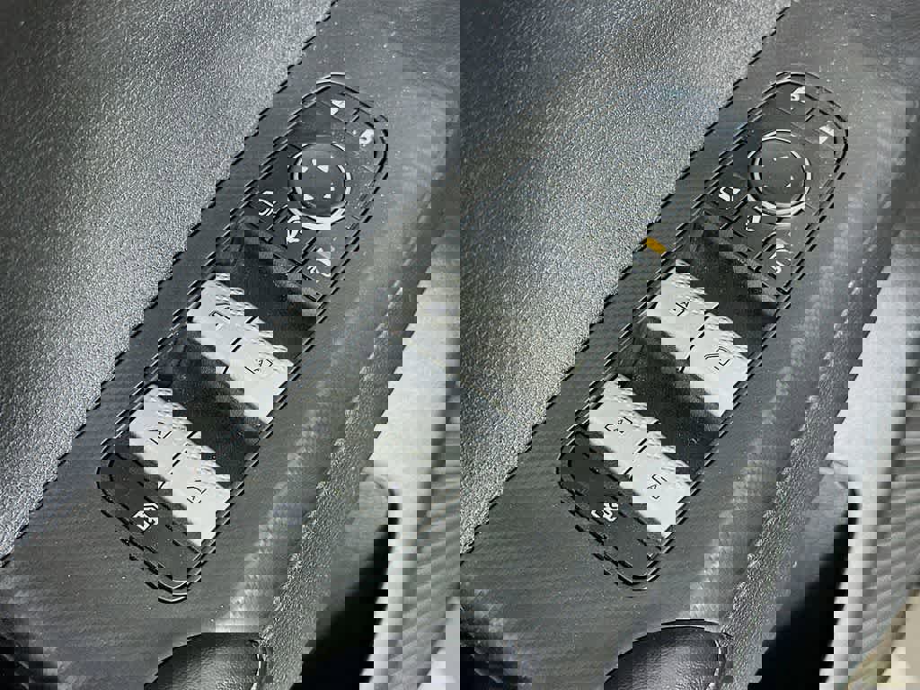 Used 2024 Mitsubishi Outlander SE image 29