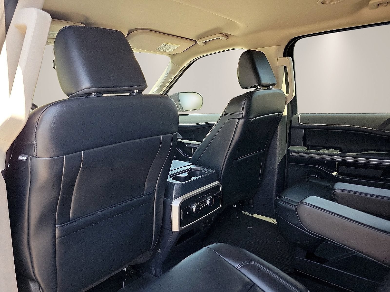 Certified 2024 Ford Expedition XLT RWD image 11