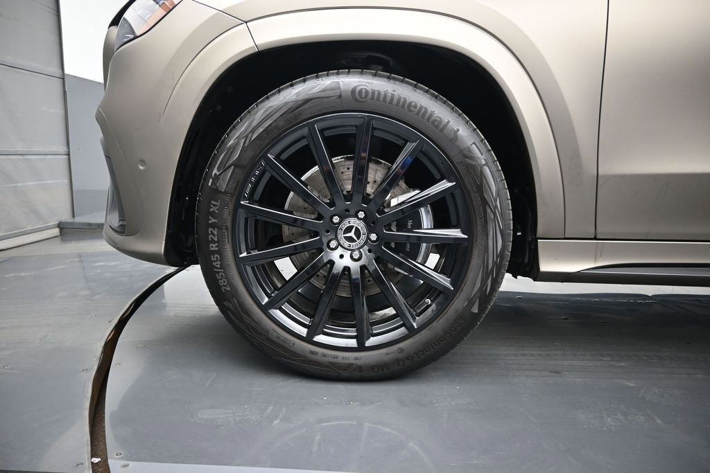 Used 2025 Mercedes-Benz GLS 450 4MATIC image 24
