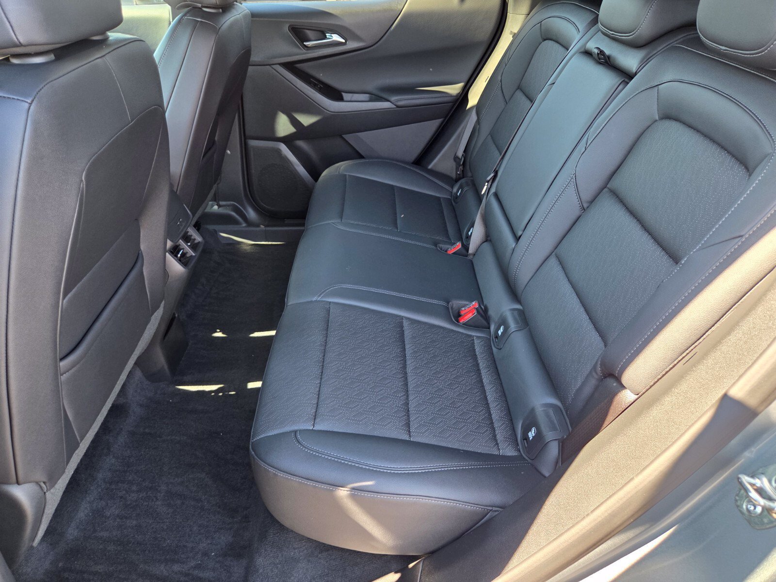 Used 2026 Chevrolet Equinox LT w/ Convenience Package II FWD image 11