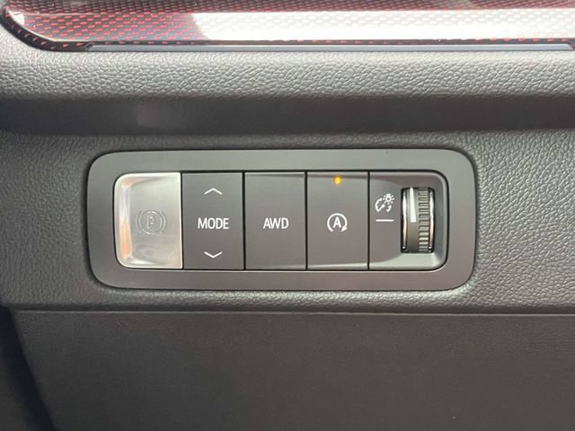 Used 2025 Chevrolet Traverse Z71 w/ Enhanced Driving Package AWD/4WD image 32