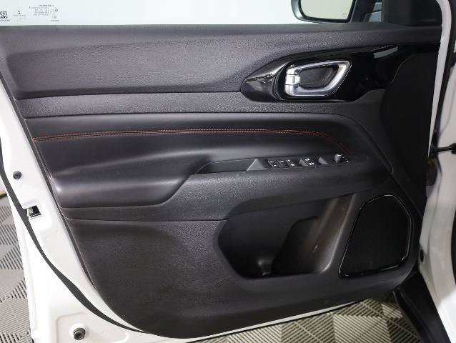 Used 2022 Jeep Compass Trailhawk AWD/4WD image 33