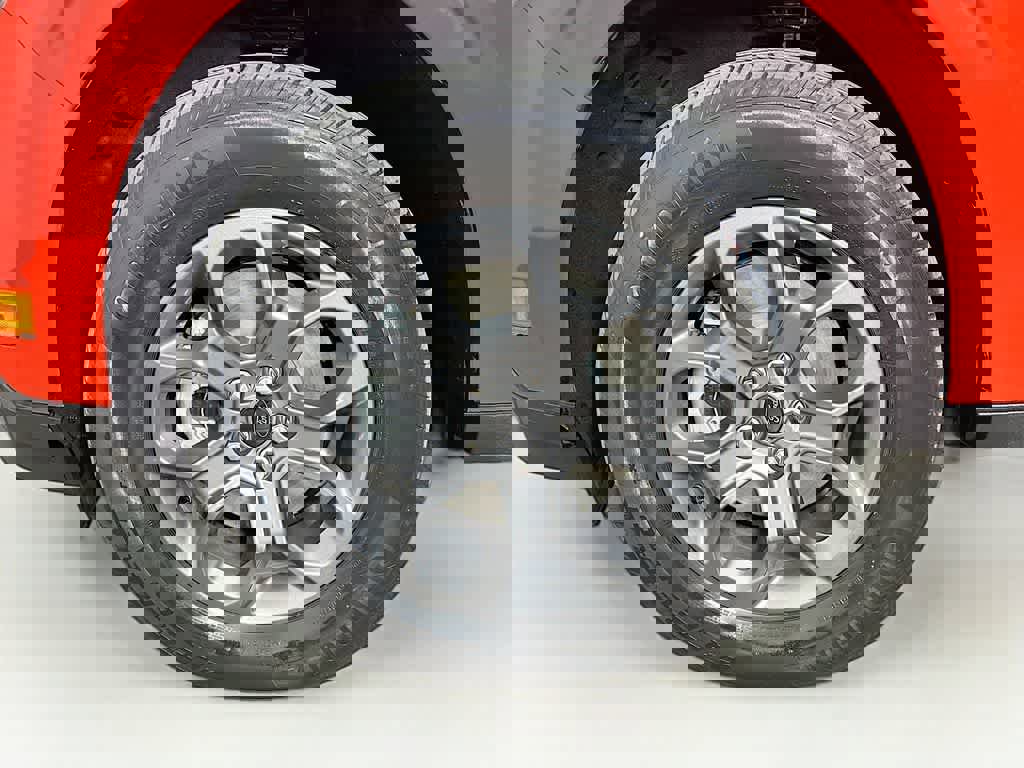 Certified 2022 Ford Maverick XLT w/ XLT Luxury Package image 11