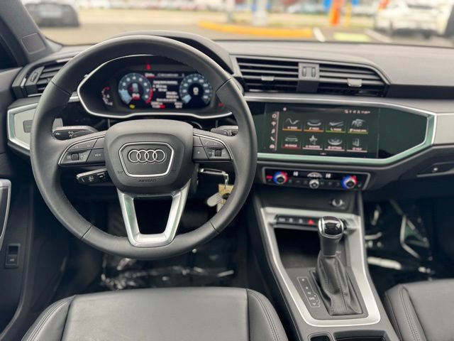 Used 2025 Audi Q3 2.0T Premium AWD/4WD image 19