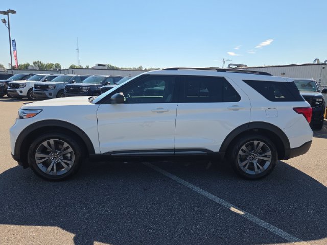 Certified 2021 Ford Explorer XLT w/ Equipment Group 202A RWD image 6