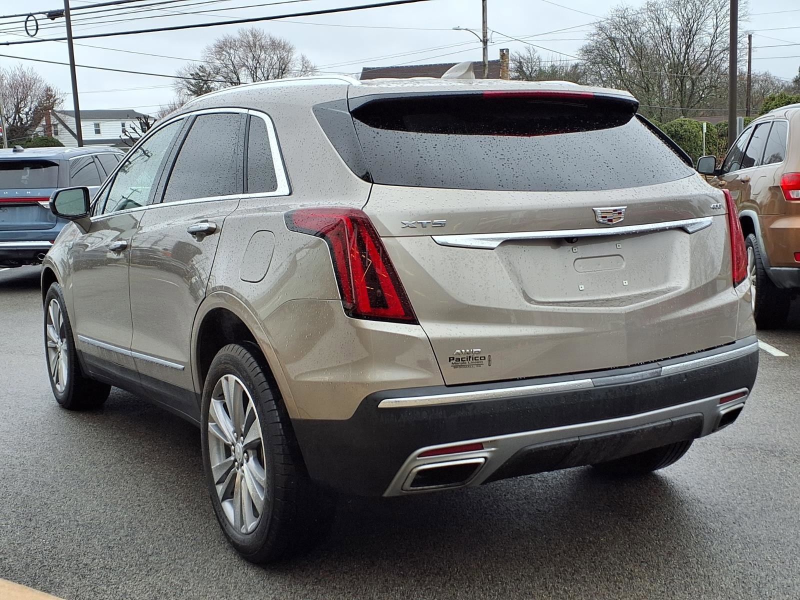 Used 2023 Cadillac XT5 Premium Luxury image 3