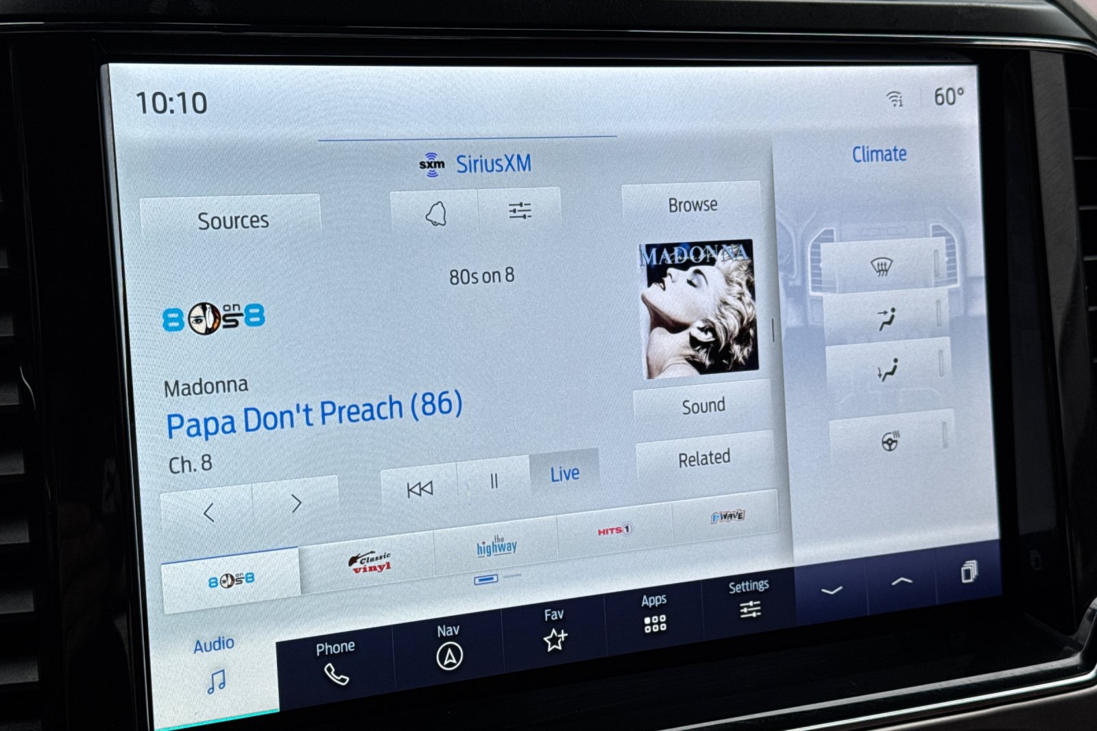 Certified 2022 Ford F350 Platinum AWD/4WD image 17