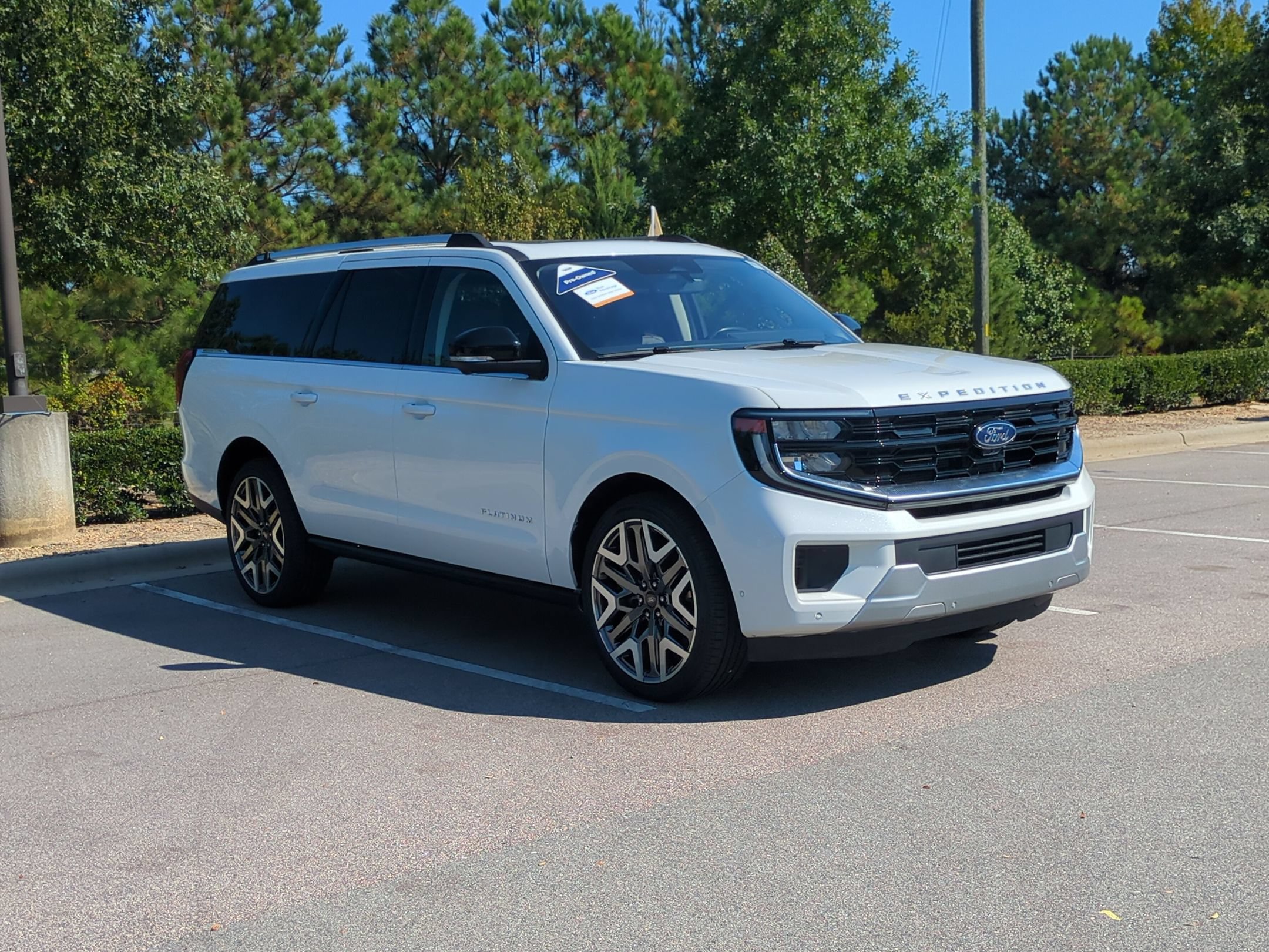 Certified 2025 Ford Expedition Max Platinum w/ Platinum Ultimate Package AWD/4WD image 2