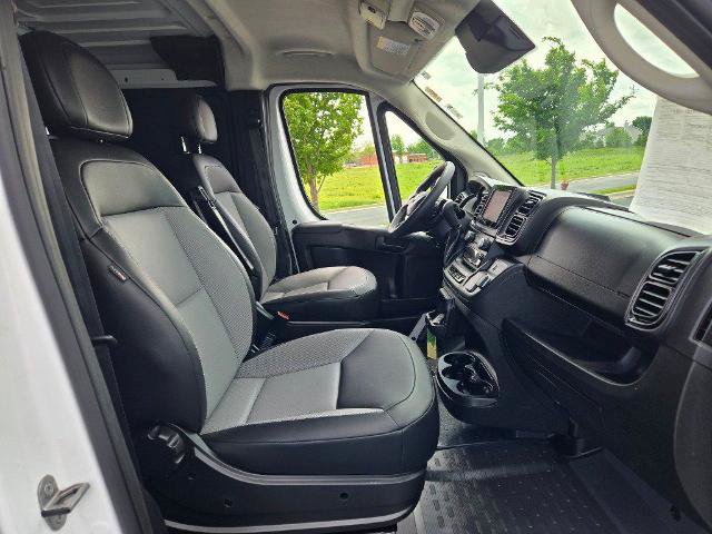 Used 2025 RAM ProMaster 2500 w/ Convenience Group FWD image 6