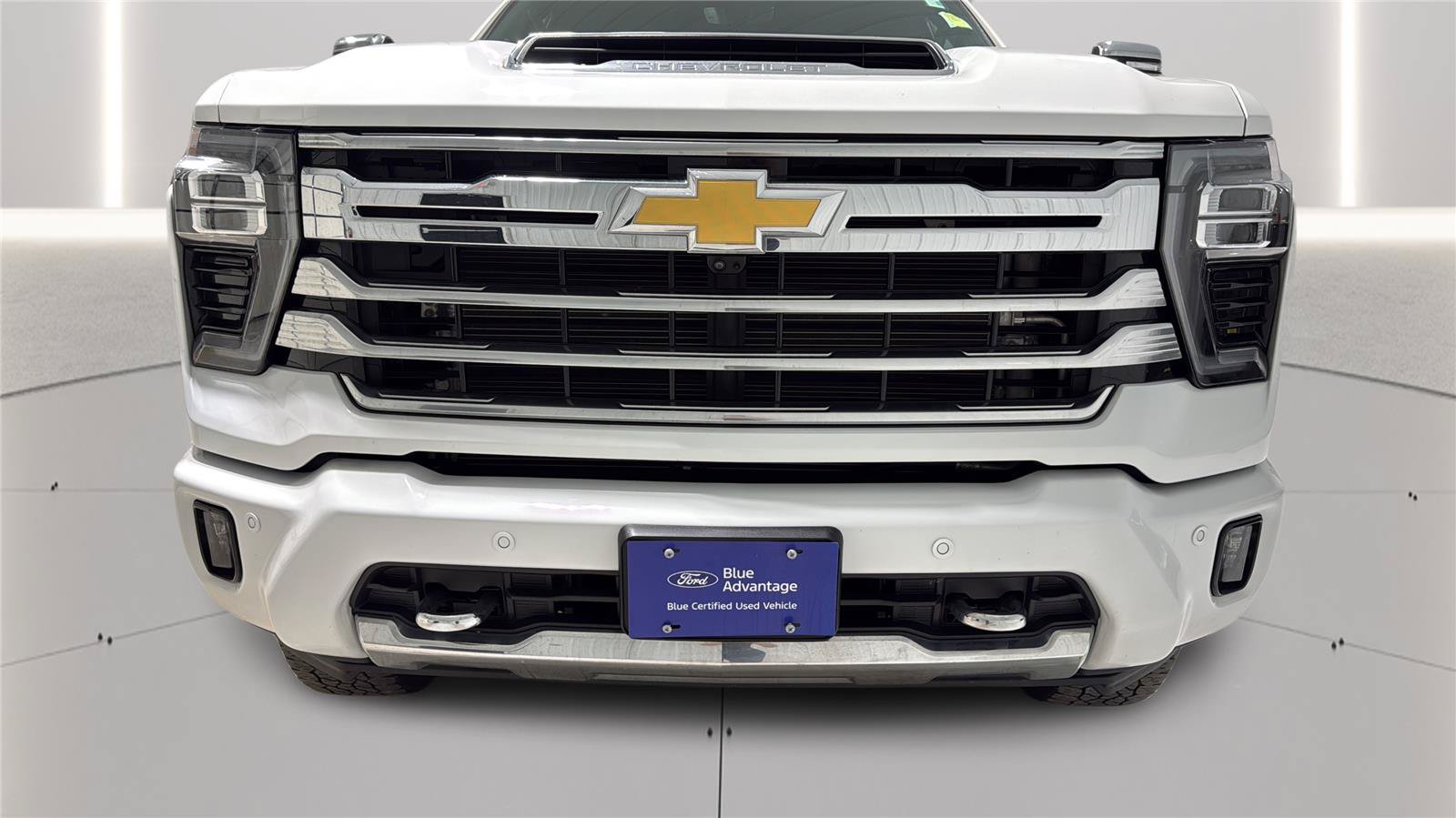 Used 2024 Chevrolet Silverado 2500 High Country w/ High Country Premium Package AWD/4WD image 9