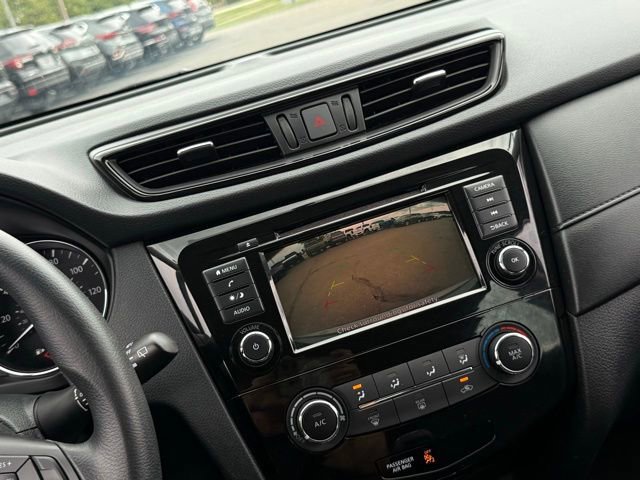 Used 2019 Nissan Rogue S image 16