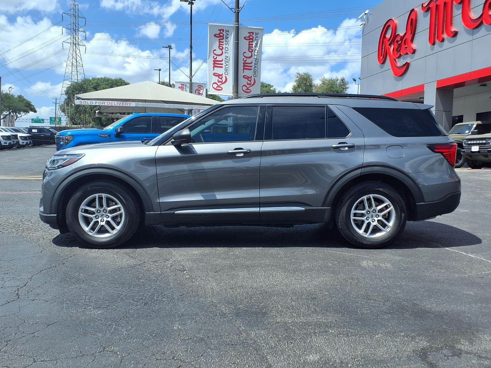 Certified 2025 Ford Explorer Active w/ Active Comfort Package RWD image 9