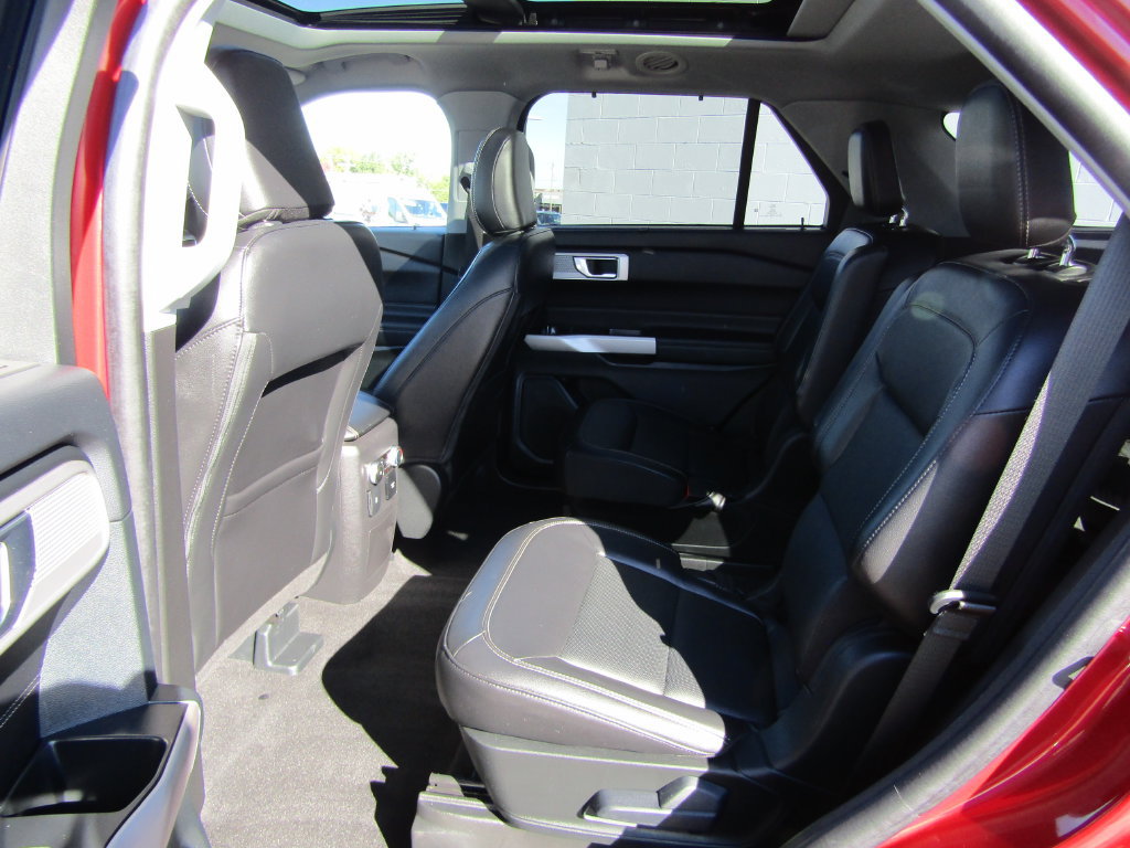 Certified 2024 Ford Explorer Limited w/ Equipment Group 301A AWD/4WD image 36