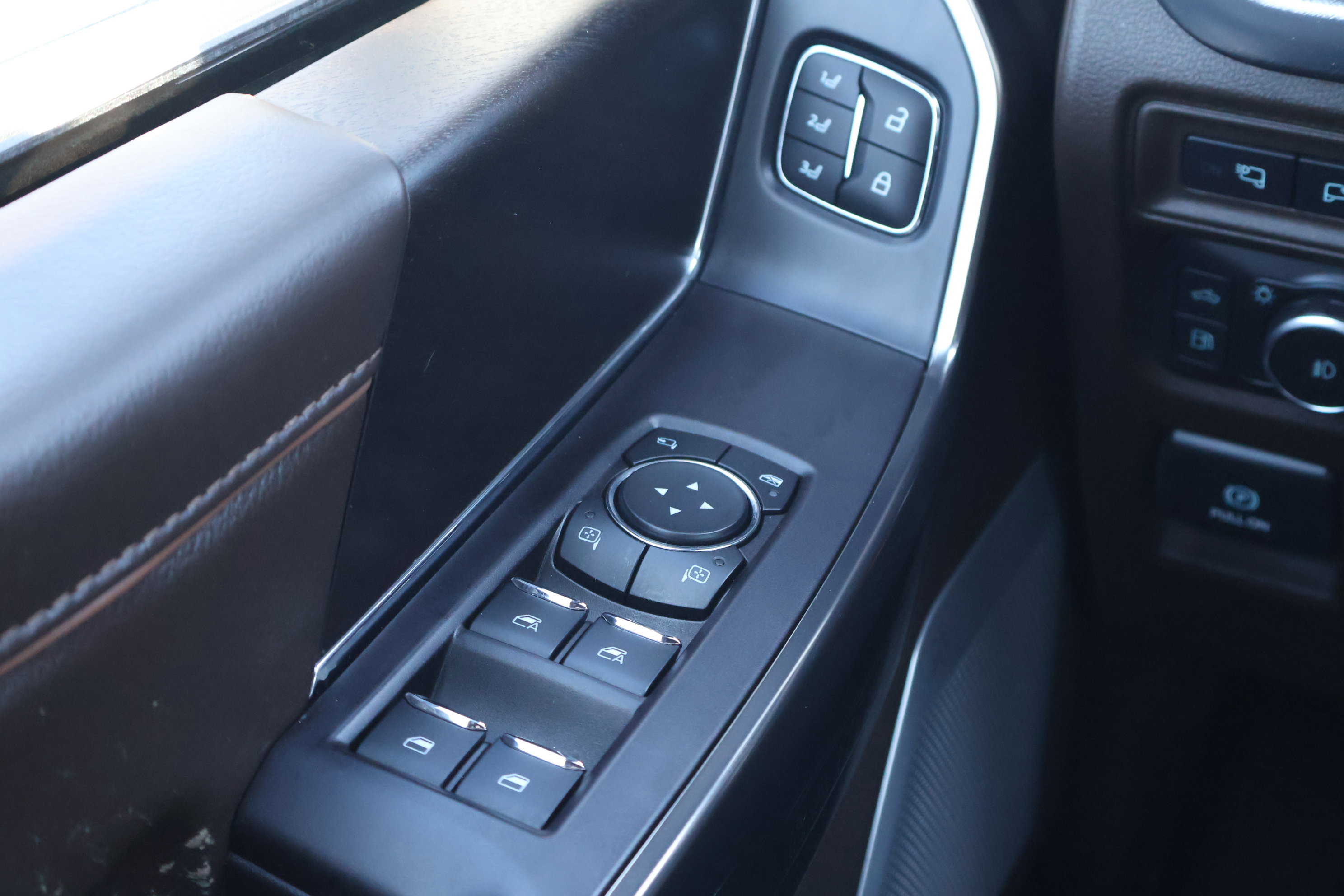 Certified 2022 Ford F150 King Ranch w/ Equipment Group 601A High image 16