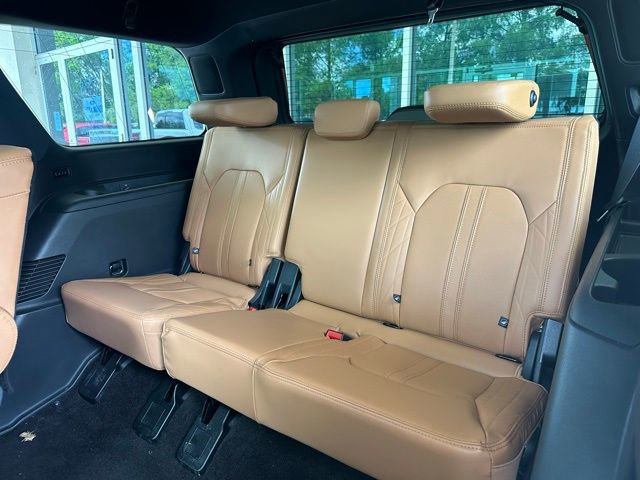 Certified 2023 Ford Expedition Platinum AWD/4WD image 16