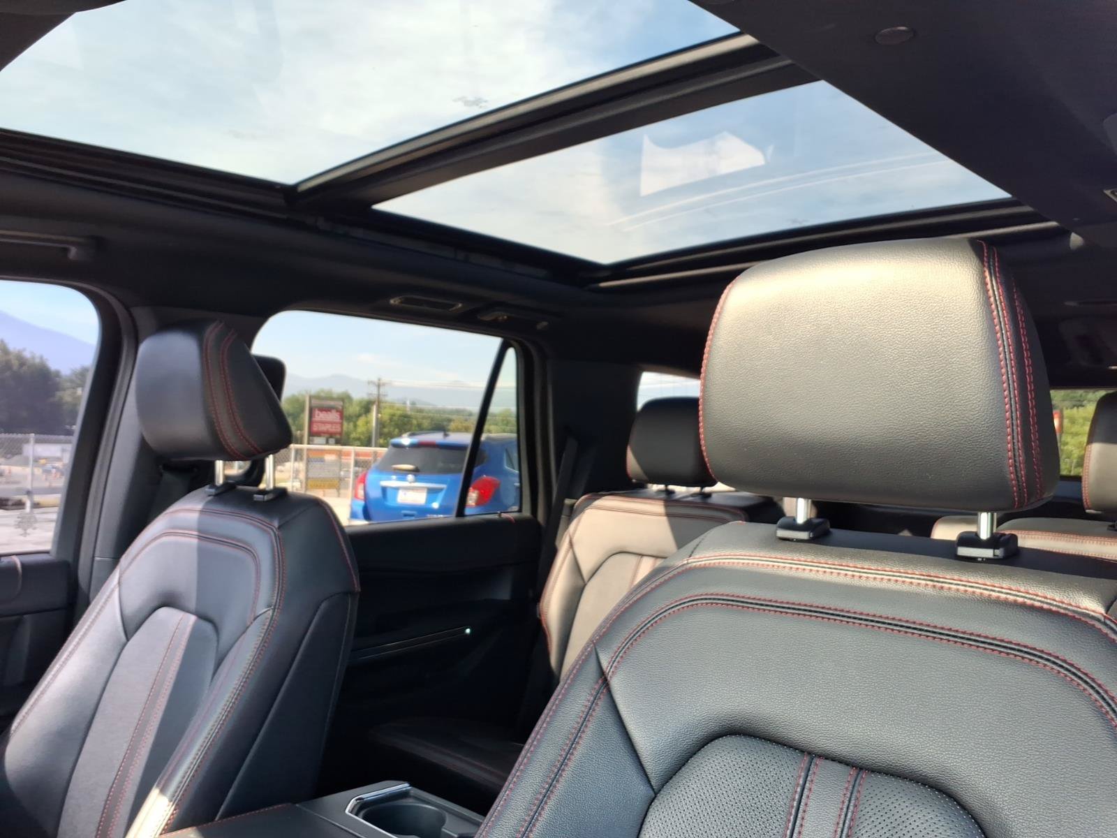 Certified 2023 Ford Expedition Limited AWD/4WD image 4