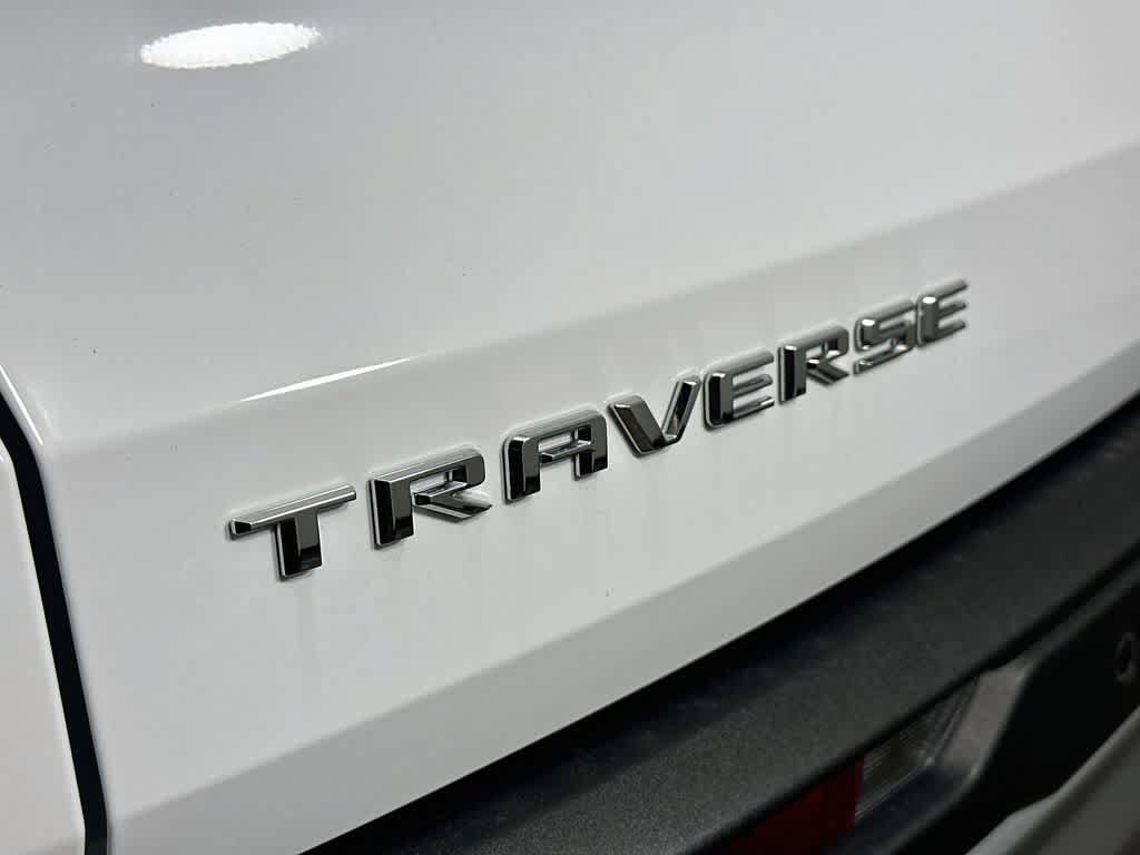 Used 2025 Chevrolet Traverse LT w/ Driver Confidence Package FWD image 7