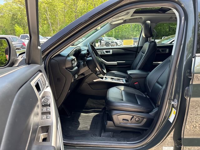 Certified 2023 Ford Explorer XLT w/ Equipment Group 202A AWD/4WD image 30