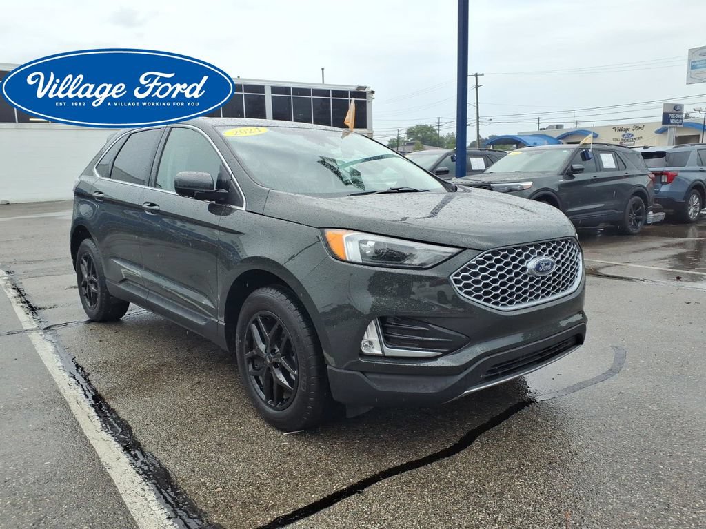 Certified 2024 Ford Edge SEL w/ Convenience Package AWD/4WD image 4
