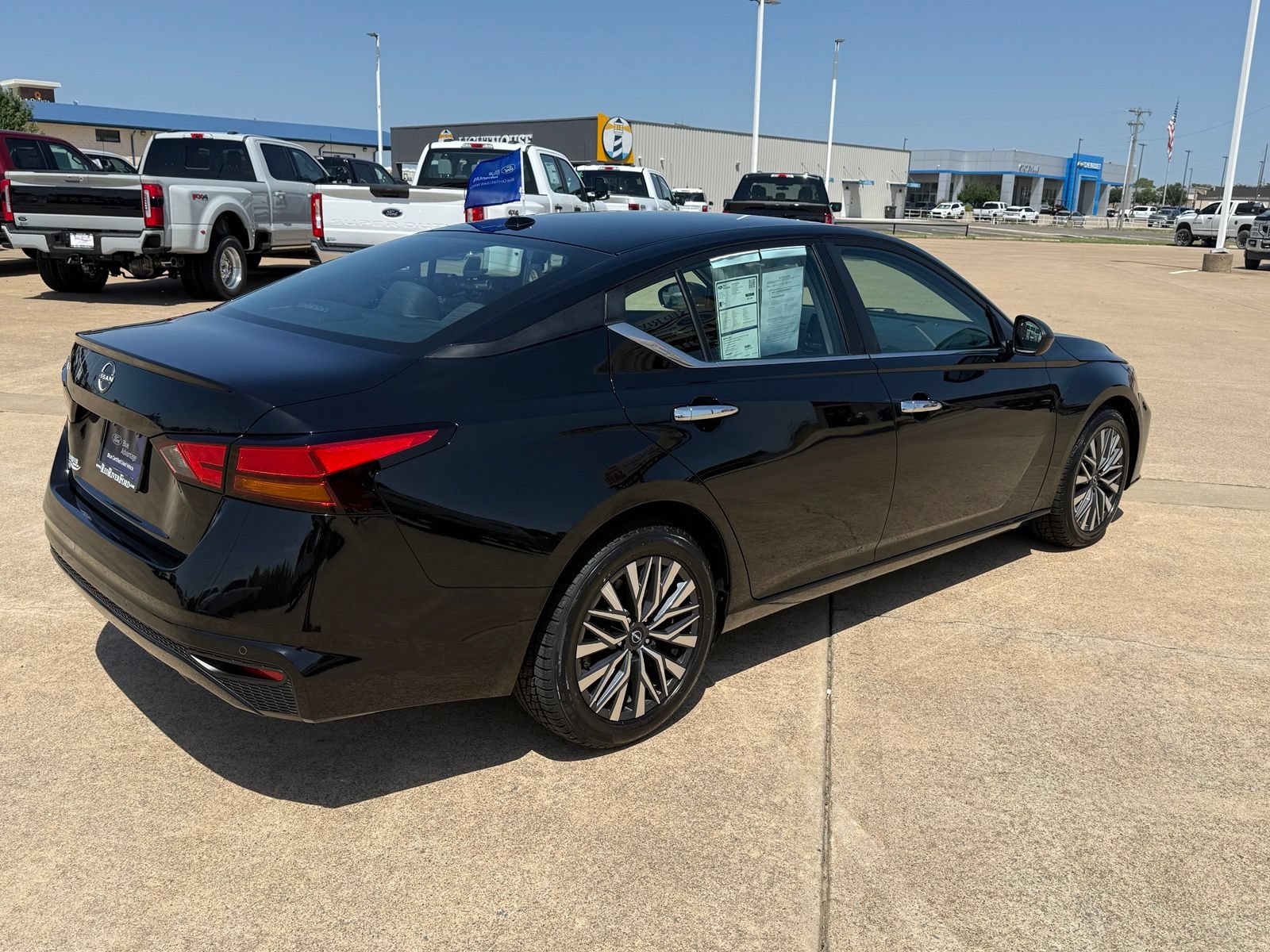Used 2025 Nissan Altima 2.5 SV FWD image 5