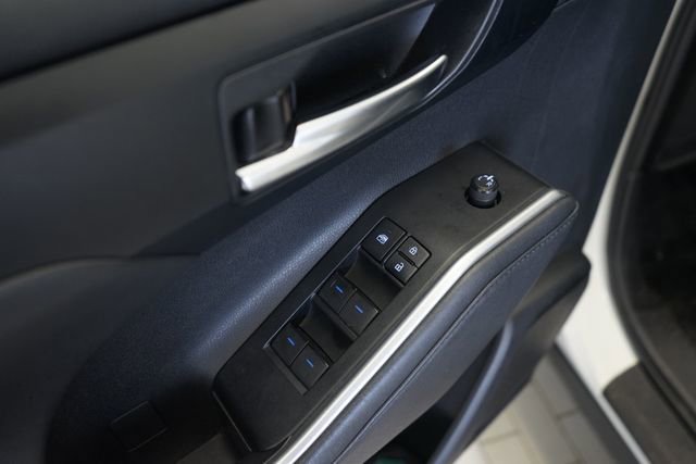 Used 2021 Toyota Highlander XLE AWD/4WD image 19