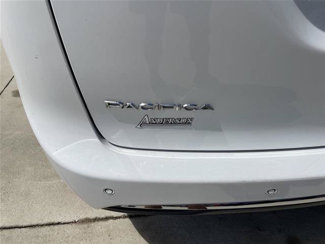 Used 2024 Chrysler Pacifica Touring-L FWD image 38