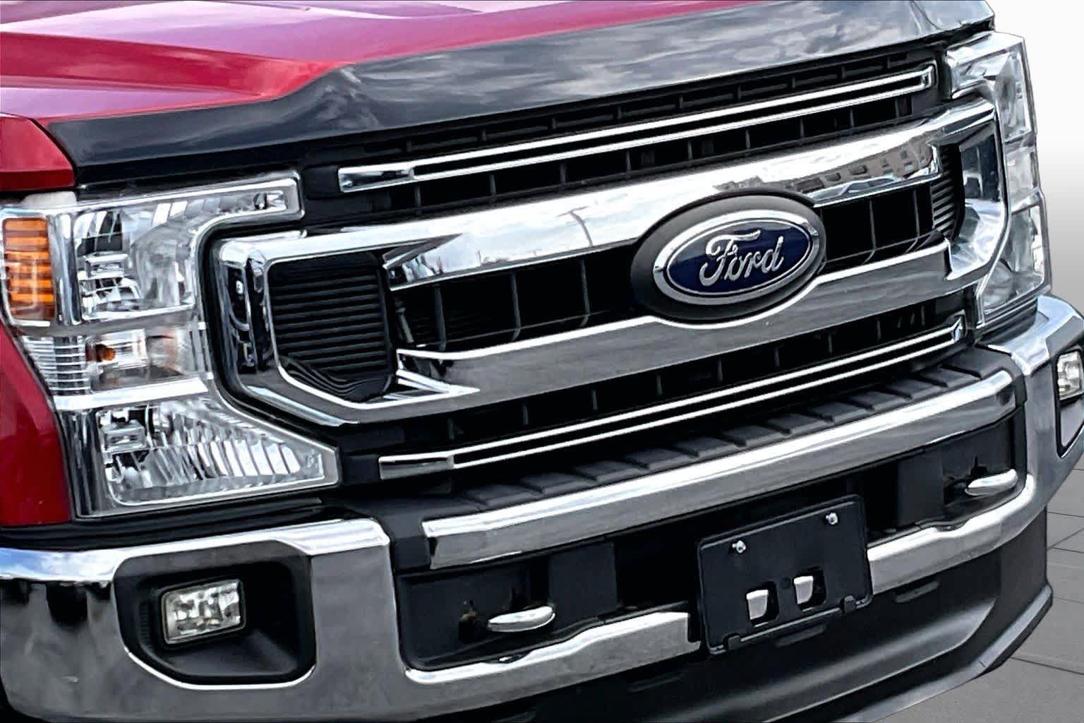 Certified 2021 Ford F250 XLT w/ XLT Premium Package AWD/4WD image 26