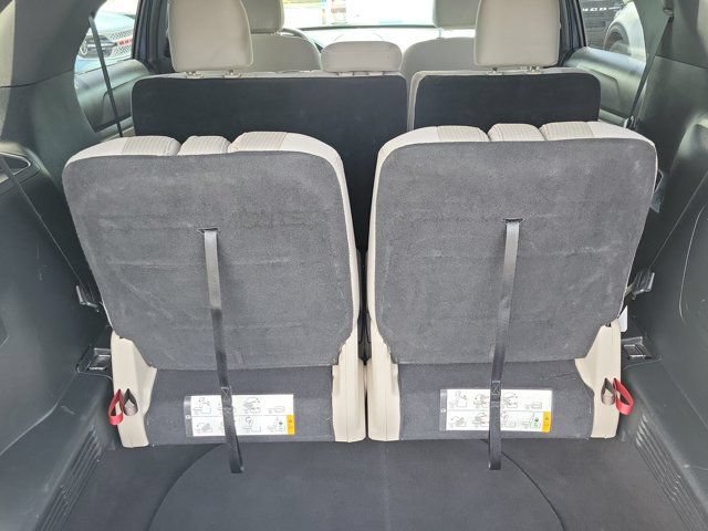 Certified 2018 Ford Explorer XLT w/ Equipment Group 201A FWD image 7