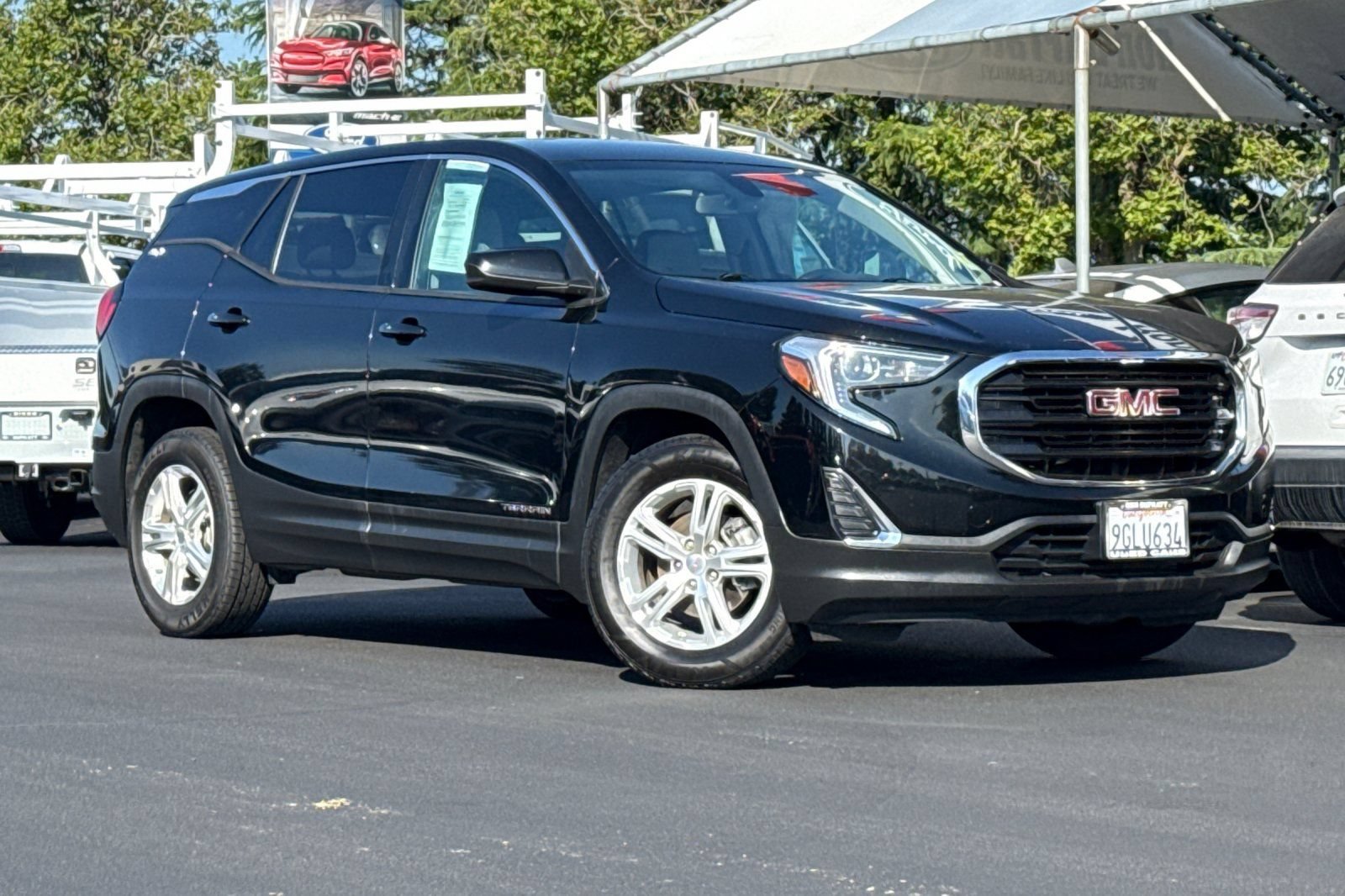 Used 2018 GMC Terrain SLE FWD image 2