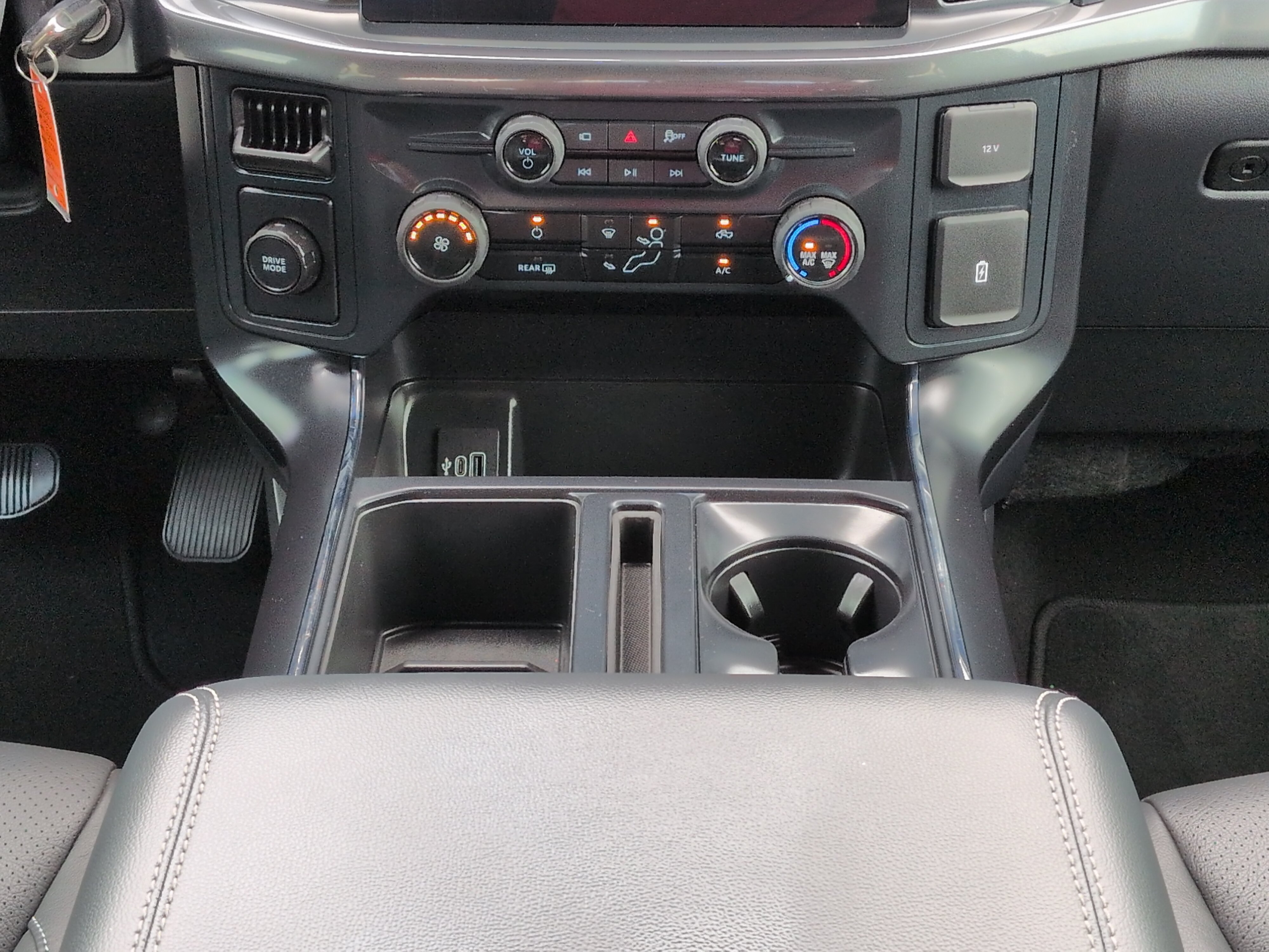 Certified 2025 Ford F150 STX w/ Equipment Group 200A RWD image 17