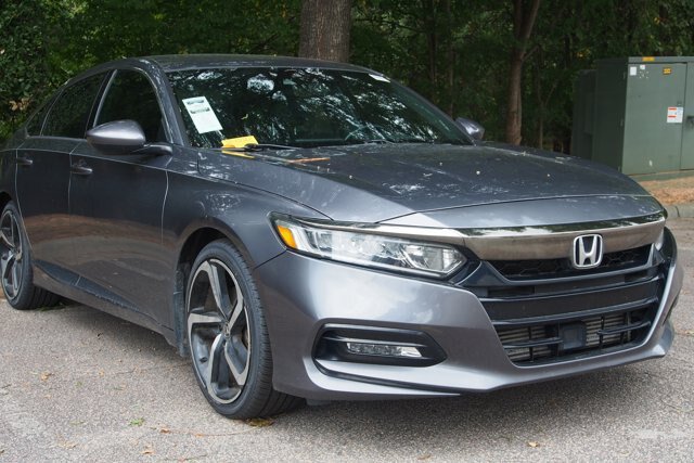 Used 2018 Honda Accord Sport image 2