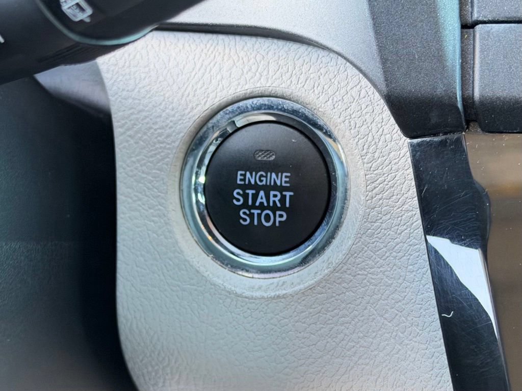 Used 2020 Toyota Sienna XLE FWD image 24
