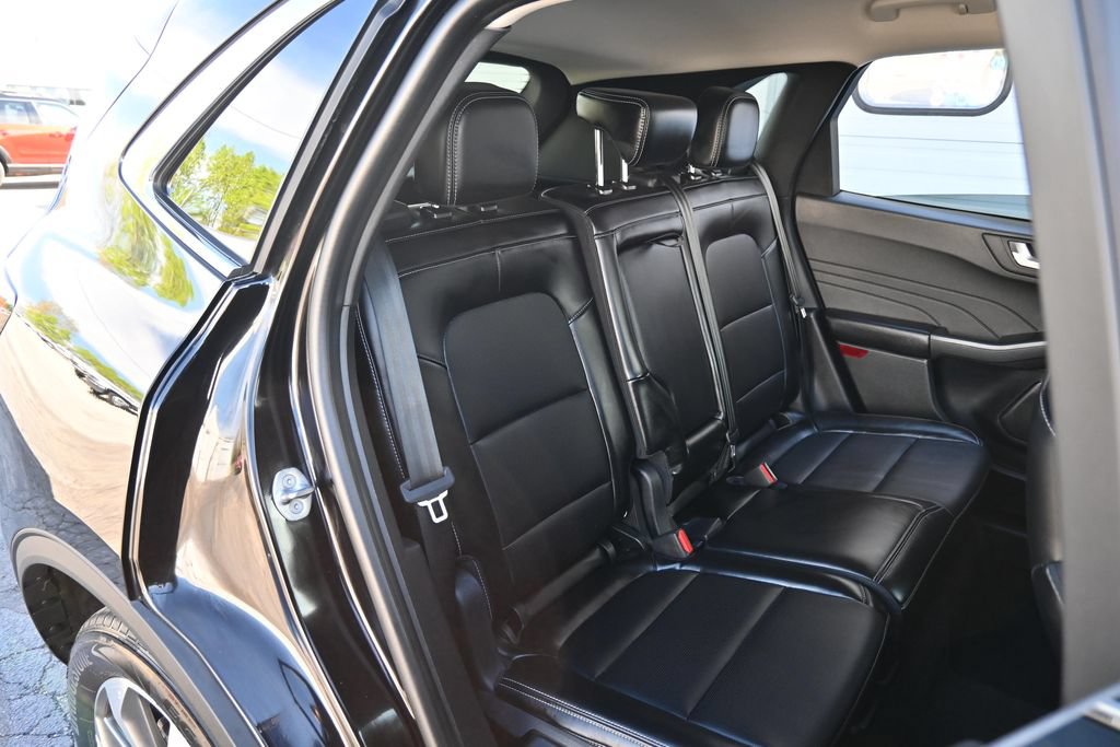 Certified 2024 Ford Escape Platinum AWD/4WD image 25