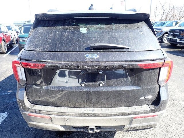 Certified 2025 Ford Explorer ST-Line image 3